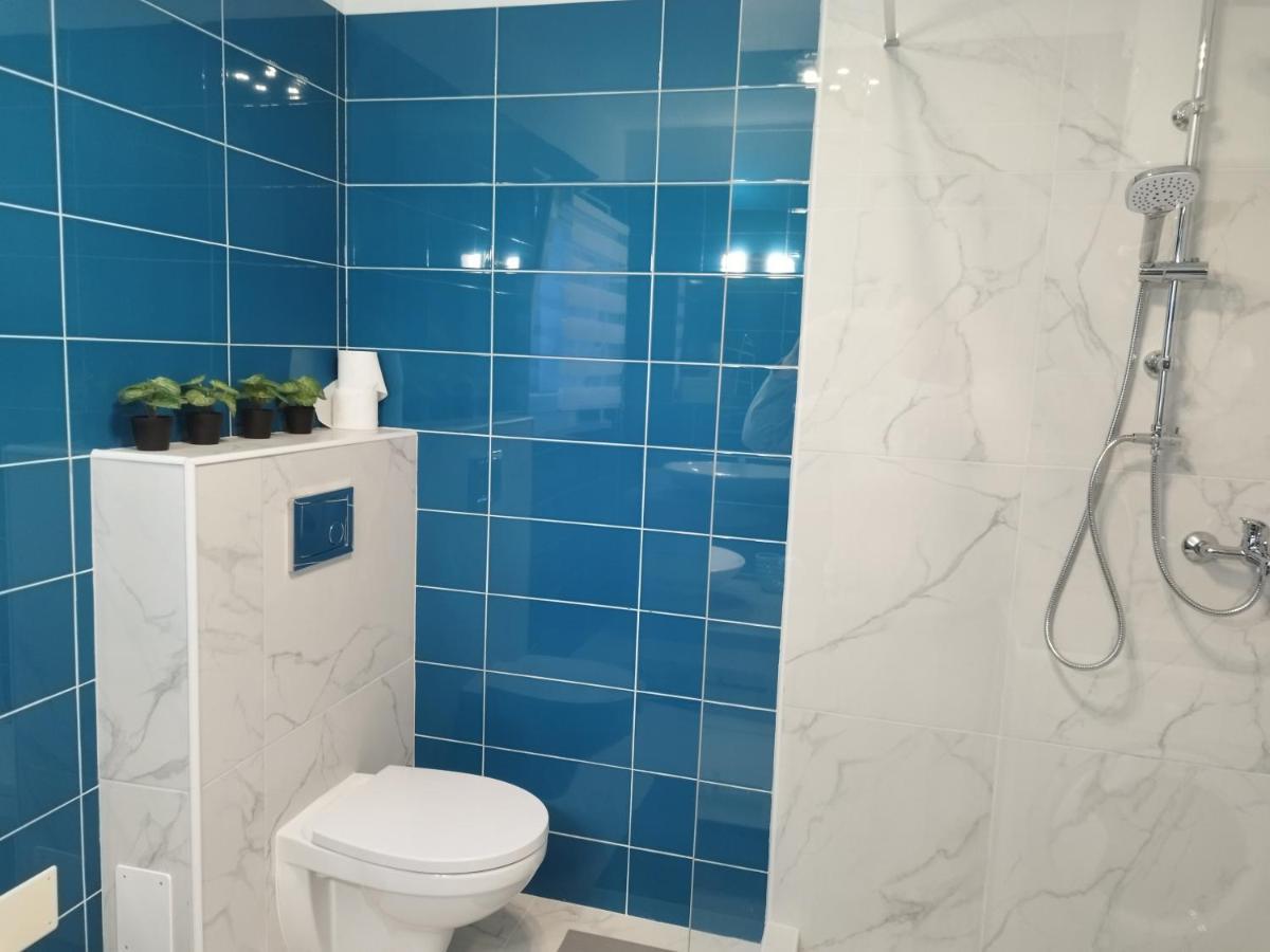 Tonis Apartment Buje Luaran gambar